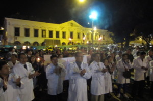 médicos en Latacunga